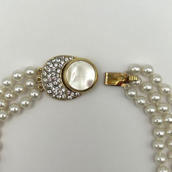 Vintage 3 Strand Faux Pearl Necklace with Rhinestone MOP Clasp Statement Bridal - Picture 10 of 11